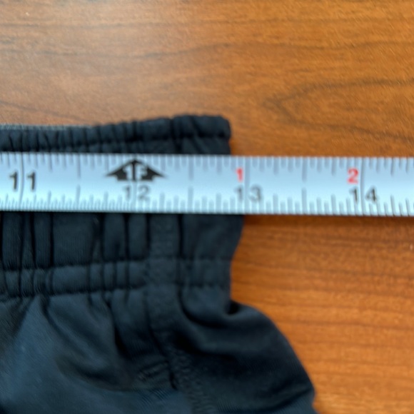 UNDER ARMOUR Black Heatgear unlined shorts - Picture 12 of 15